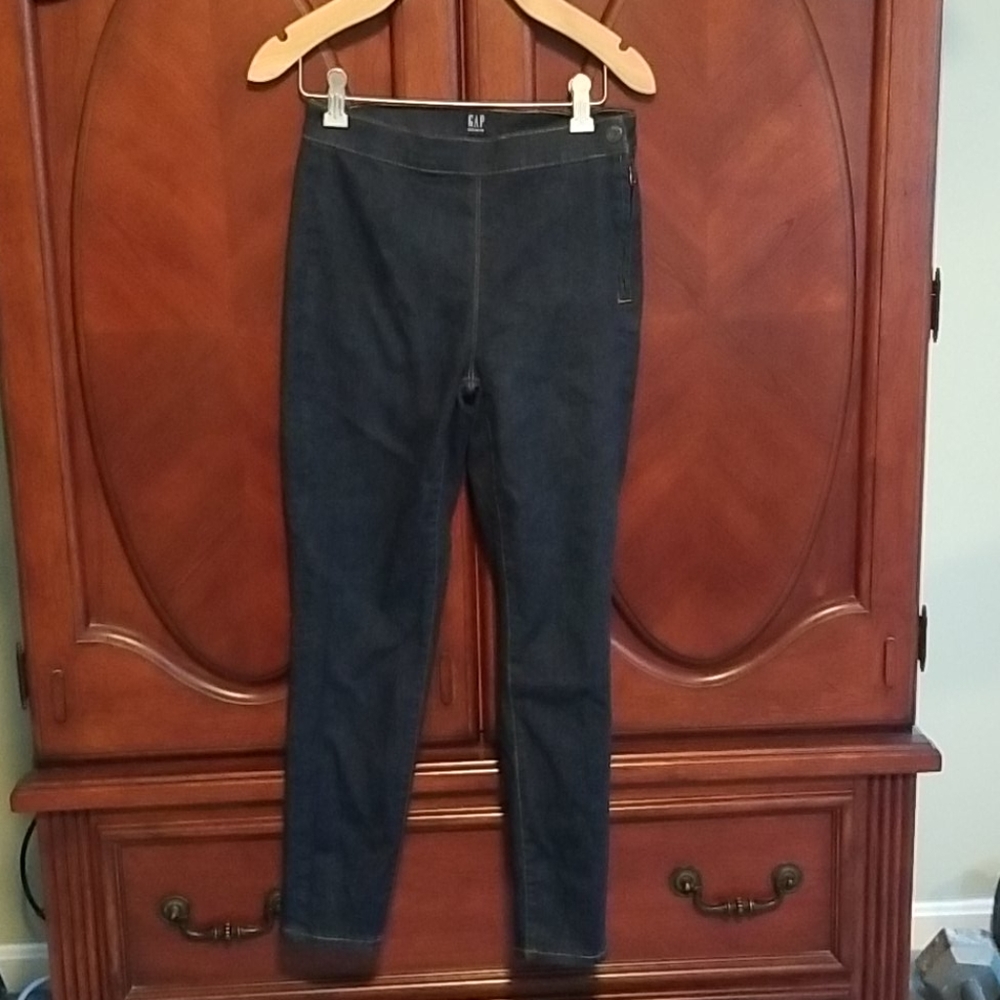 Gap hi rise side zip jeans.Bogo free when bundled!